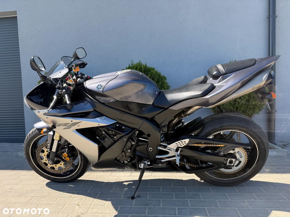 Yamaha R1 - 5