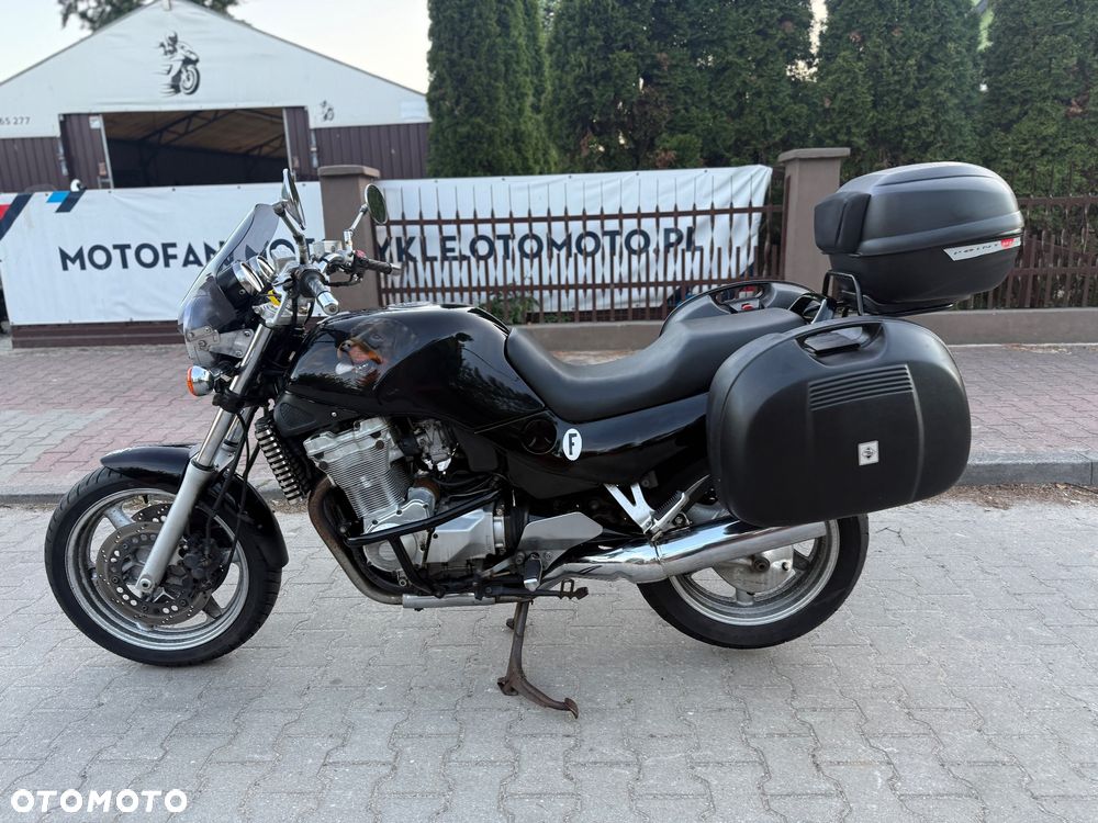 Suzuki GSX - 13