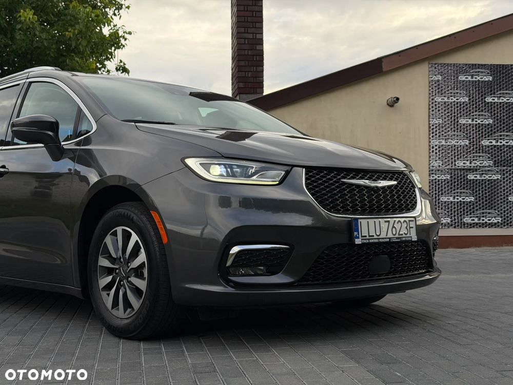 Chrysler Pacifica - 2