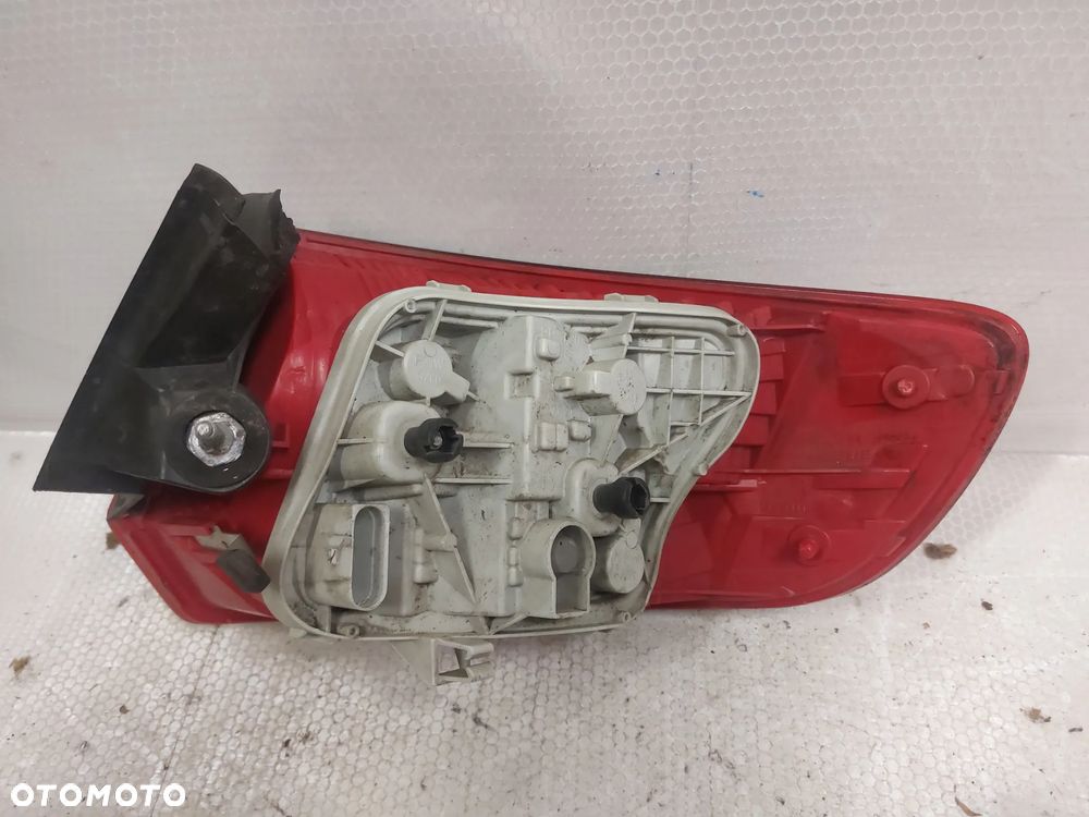 .  LAMPA TYL TYLNA LEWA AUDI A3 8P SPORTBACK - 4