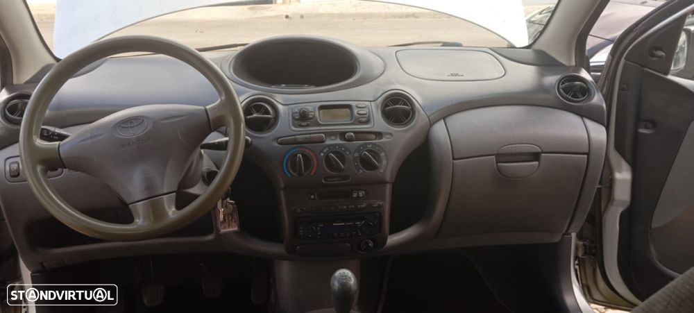 Toyota Yaris 1.0 Terra DA - 19