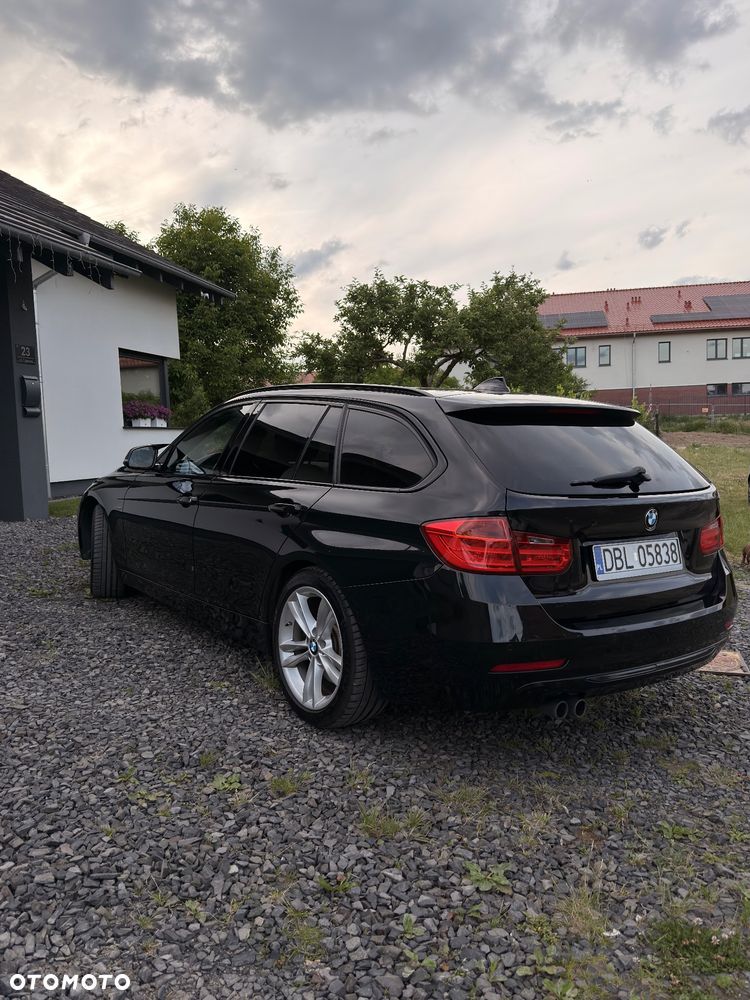 BMW Seria 3 330d xDrive Sport Line EU6 - 10
