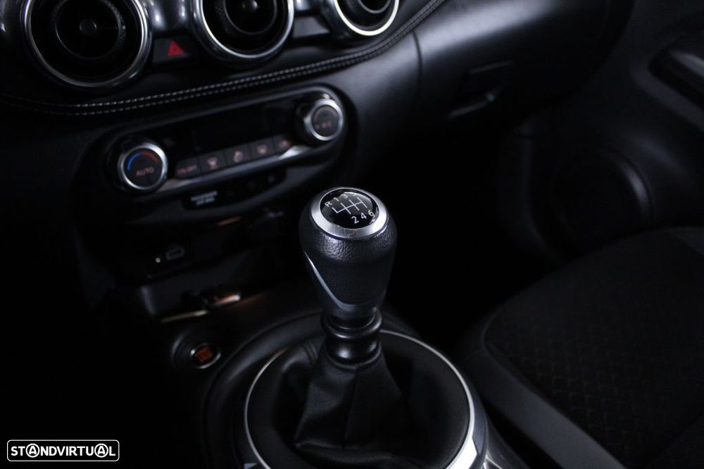 Nissan Juke 1.0 DIG-T N-Connecta - 31