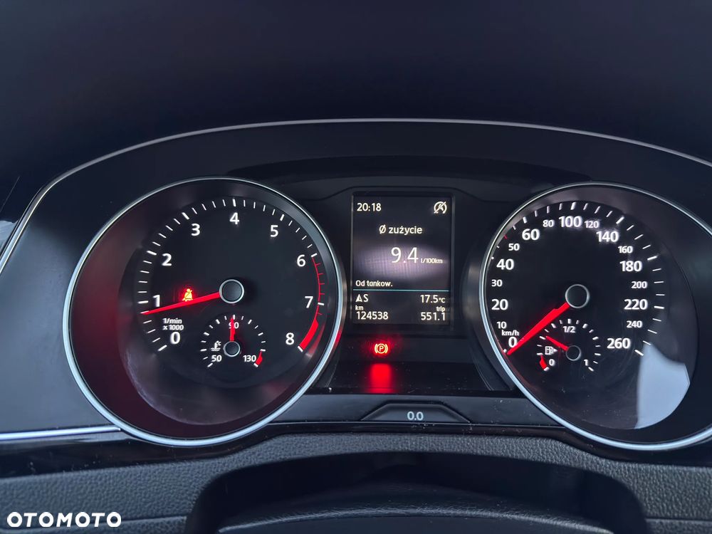 Volkswagen Passat 1.8 TSI BMT Highline - 18