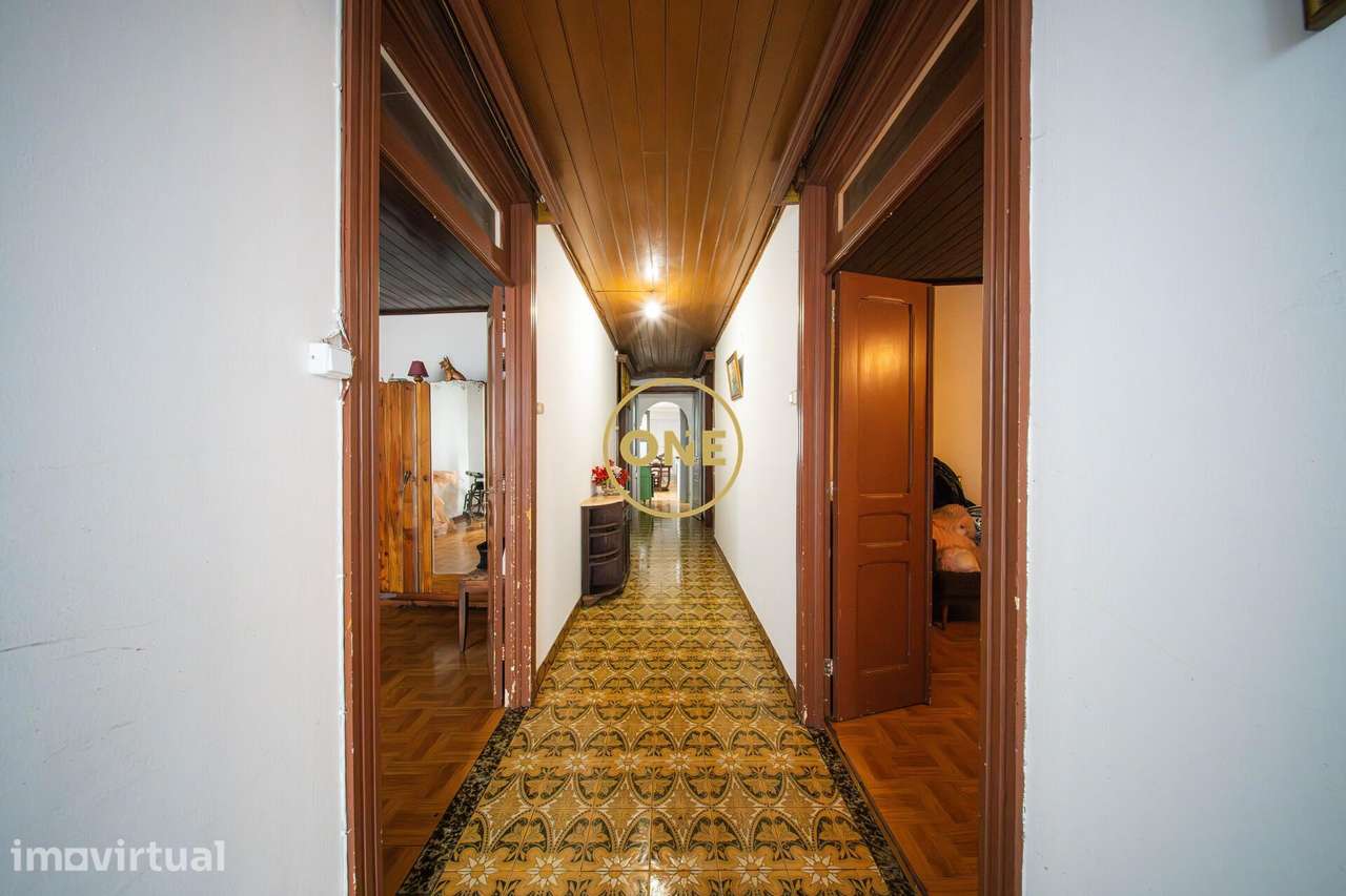 Moradia T4 com elevado potencial na Fajã de Cima - Grande imagem: 2/26
