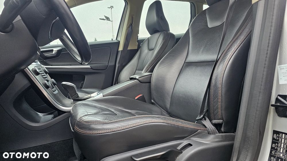 Volvo XC 60 D3 Momentum - 8