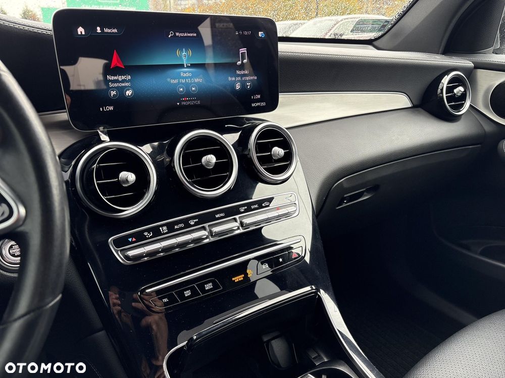 Mercedes-Benz GLC - 21