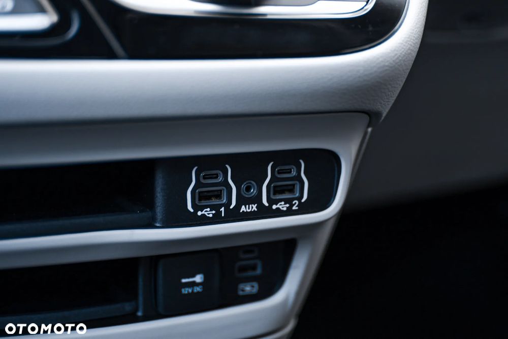 Chrysler Pacifica - 30
