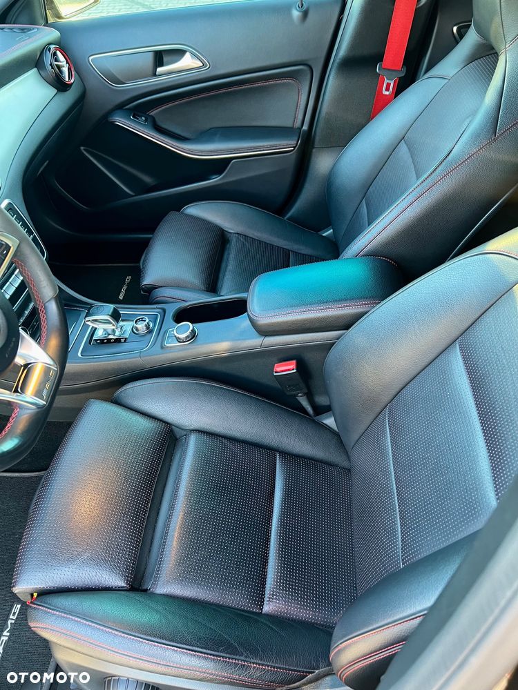 Mercedes-Benz GLA - 17