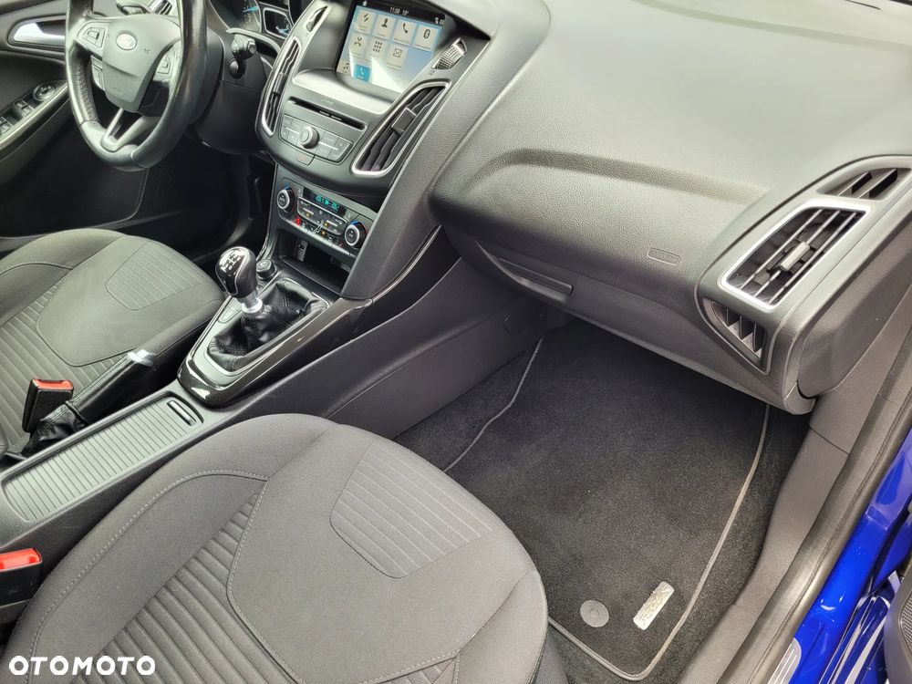 Ford Focus 1.0 EcoBoost Titanium - 21