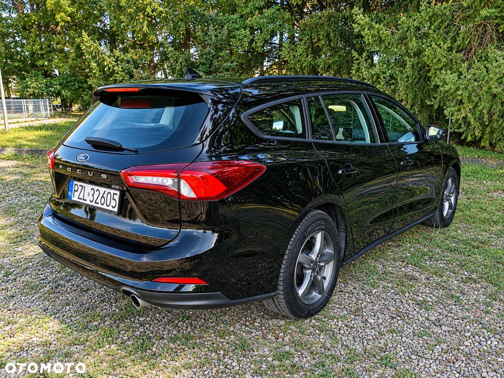 Ford Focus 1.5 EcoBlue Start-Stopp-System TITANIUM STYLE - 4