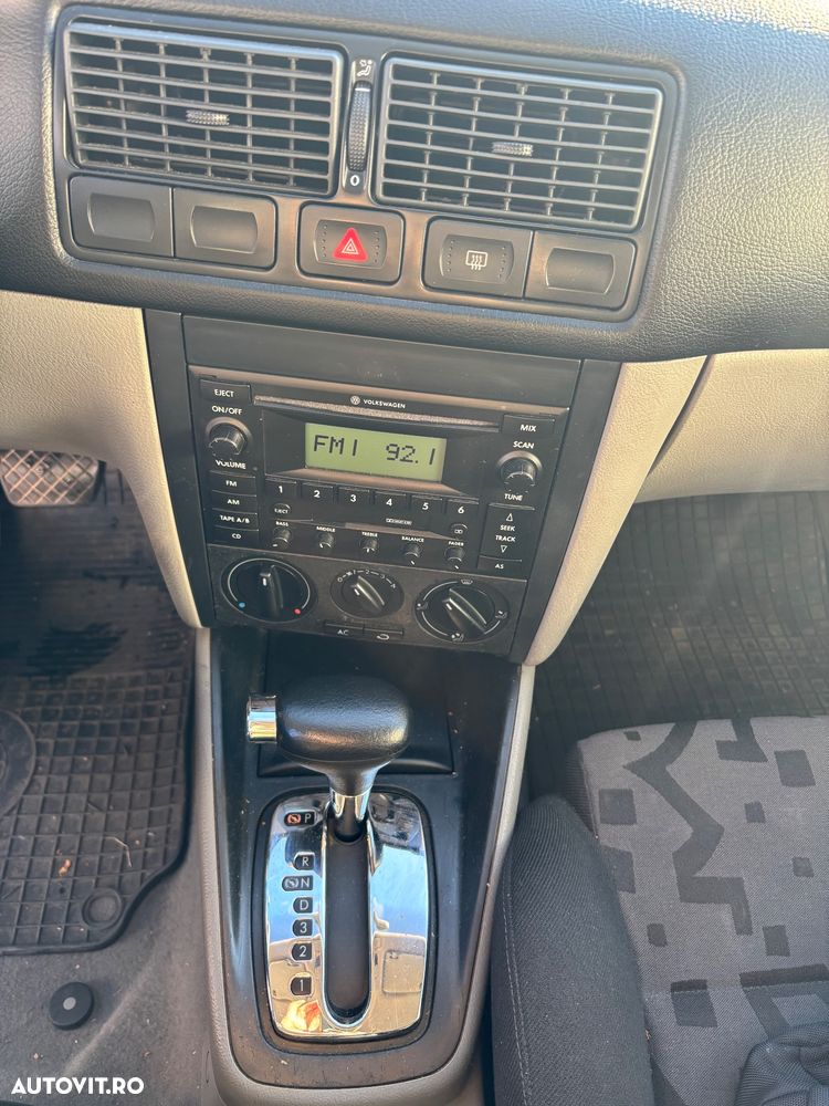 Volkswagen Golf - 3