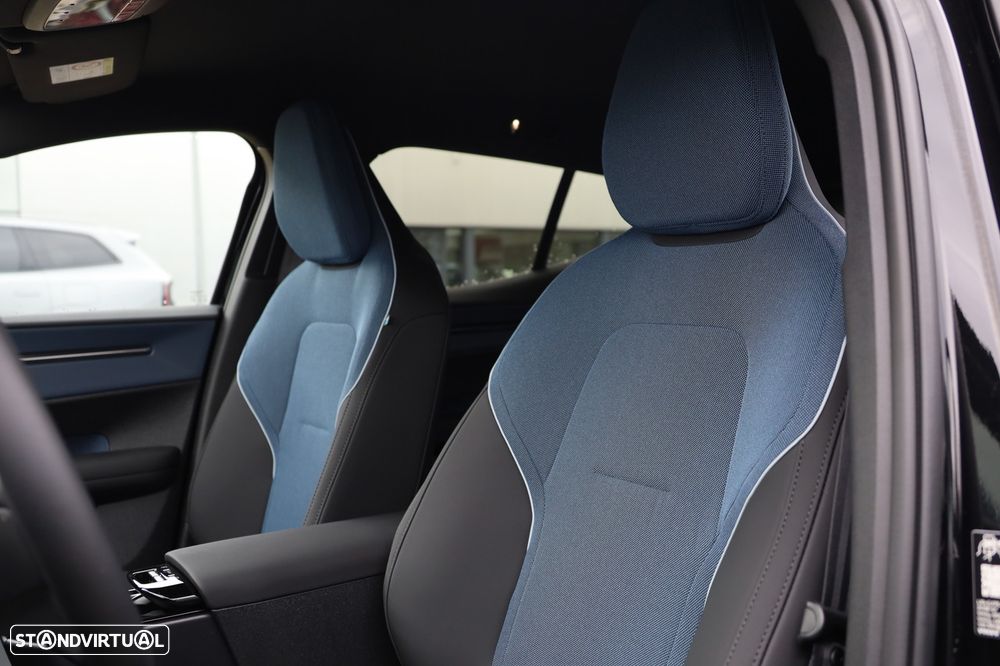 Volvo EX30 51 kWh Single Motor Black Edition - 10