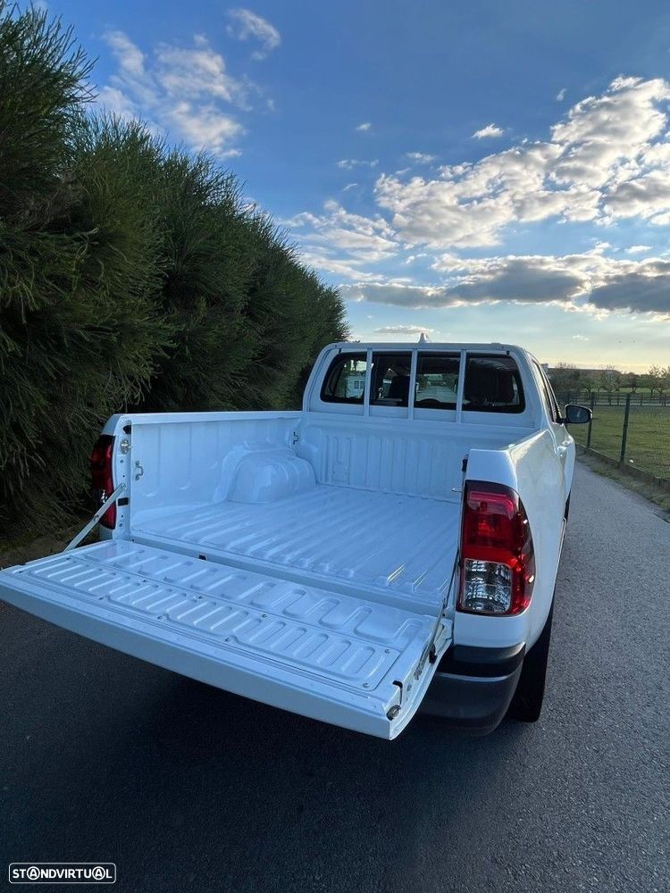 Toyota Hilux 2.4 D-4D 4WD CD CH Aut. - 20