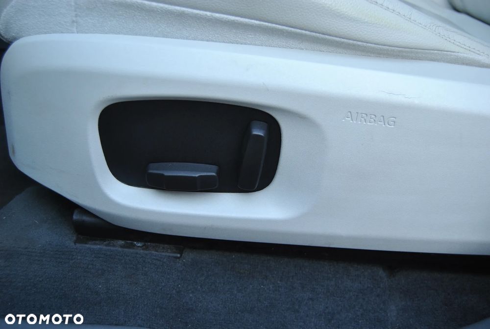 Land Rover Range Rover Evoque D150 R-Dynamic SE - 19