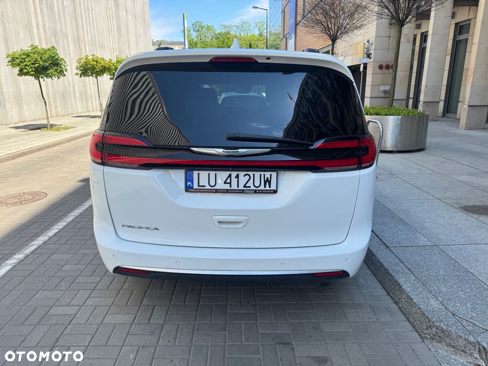 Chrysler Pacifica - 8