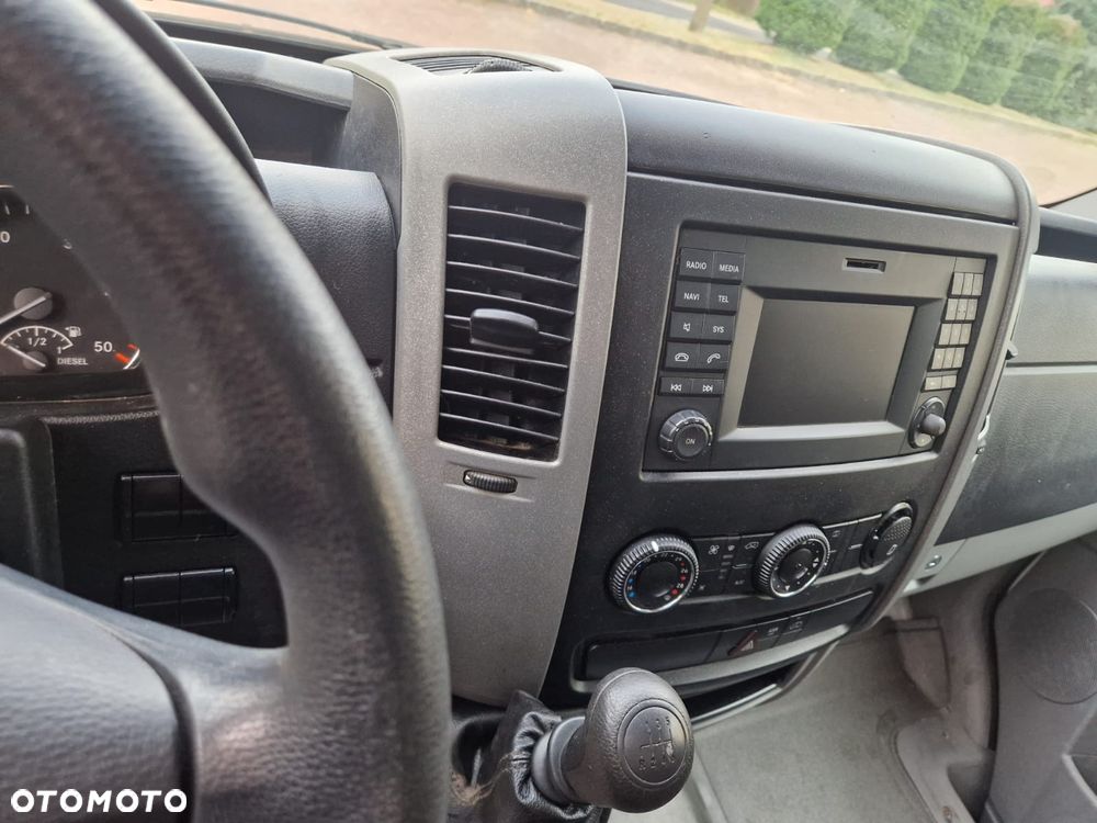 Mercedes-Benz Sprinter - 20