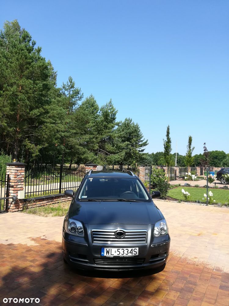 Toyota Avensis - 2