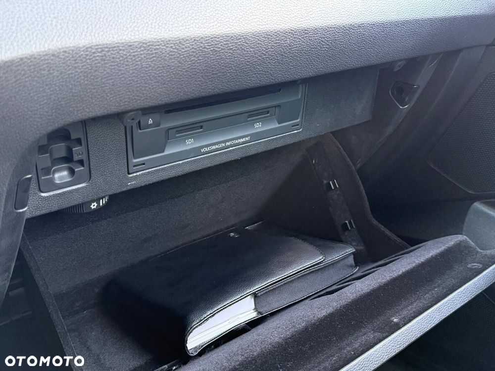 Volkswagen Passat - 18