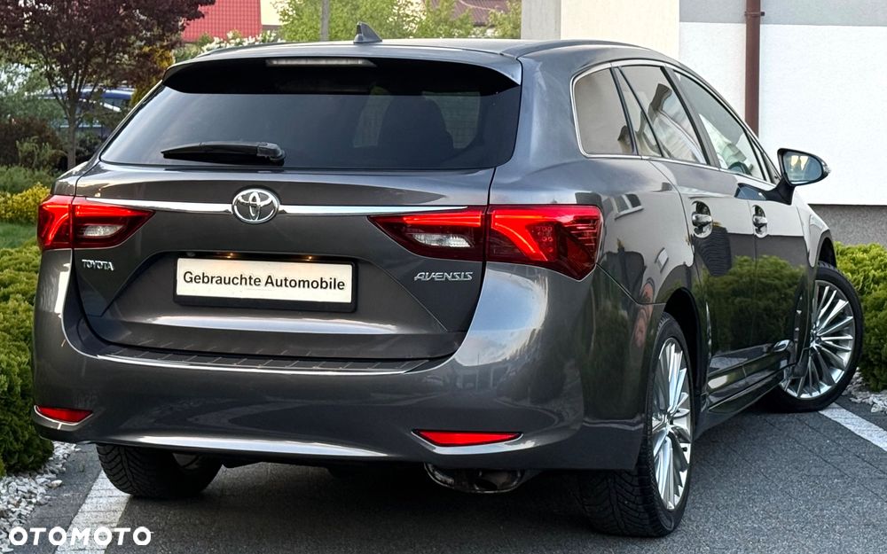 Toyota Avensis Touring Sports 1.8 Executive - 31