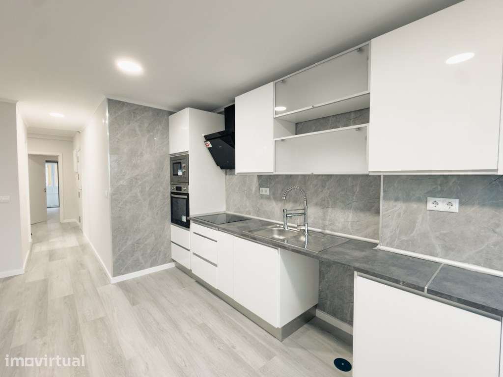 Apartamento T2 em Oeiras com 2 Casas de Banho - Grande imagem: 3/21