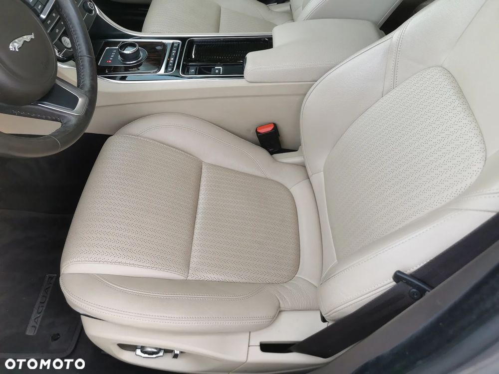 Jaguar XF 2.0 i4D Prestige - 8