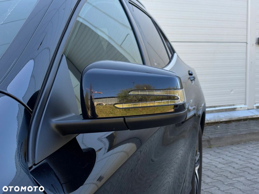 Mercedes-Benz GLA 200 7G-DCT Urban - 4