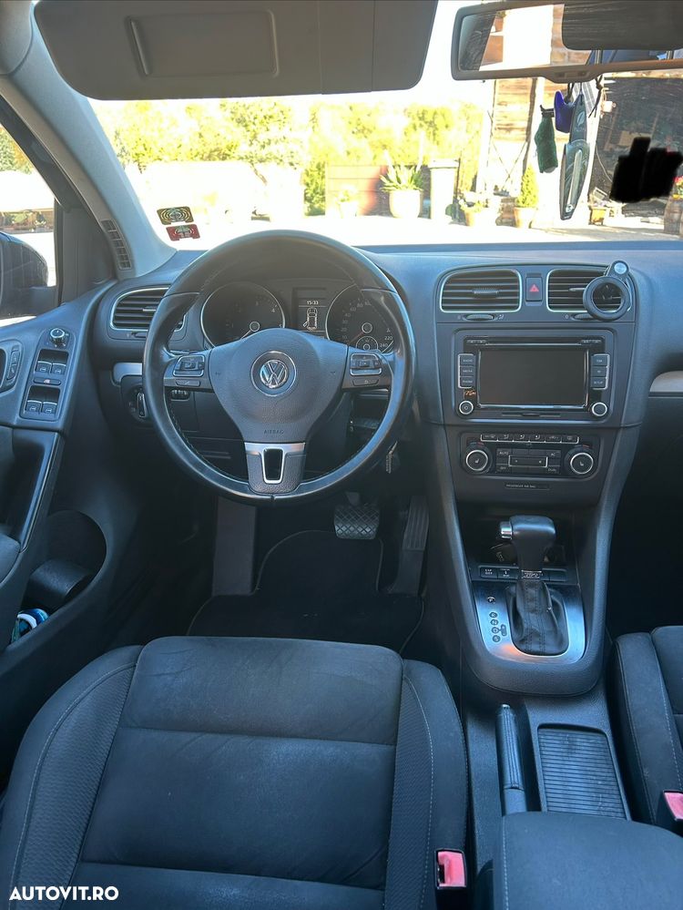 Volkswagen Golf - 8