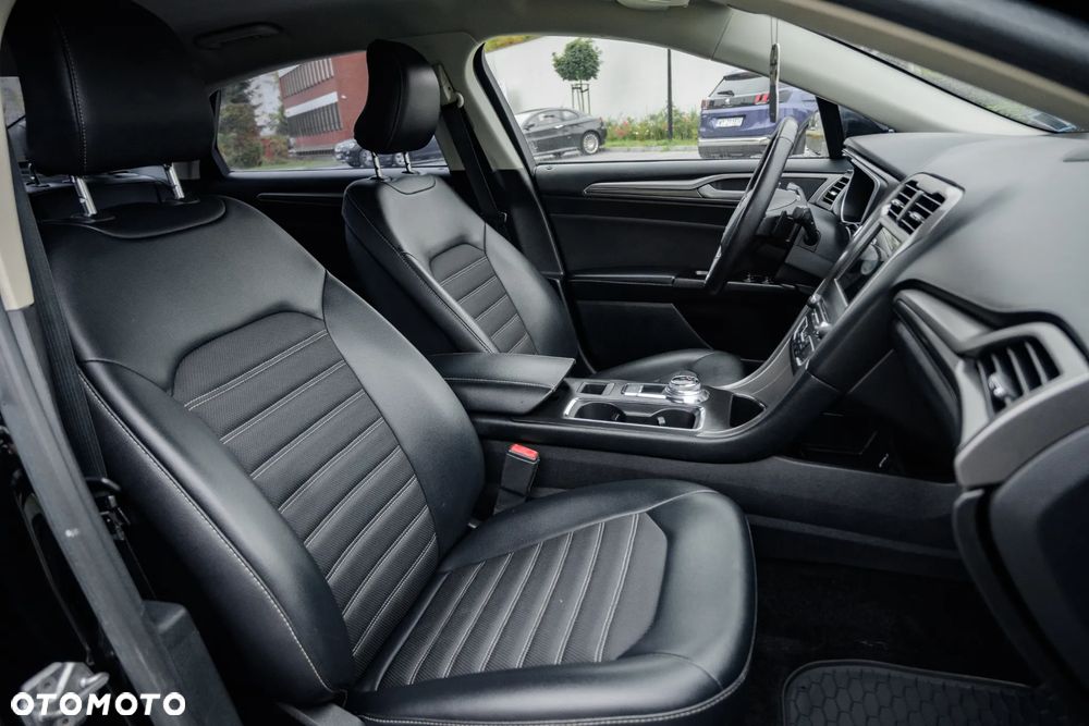 Ford Fusion - 21