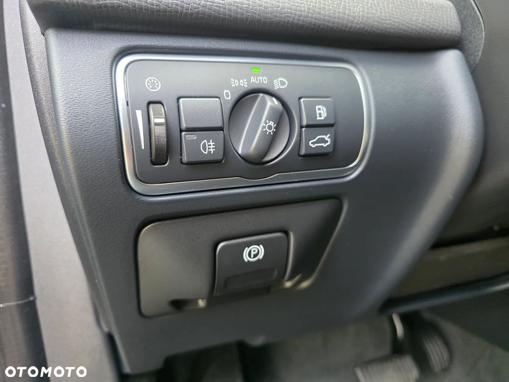 Volvo XC 60 D4 Geartronic Summum - 25
