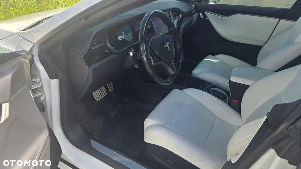 Tesla Model S Performance - 9