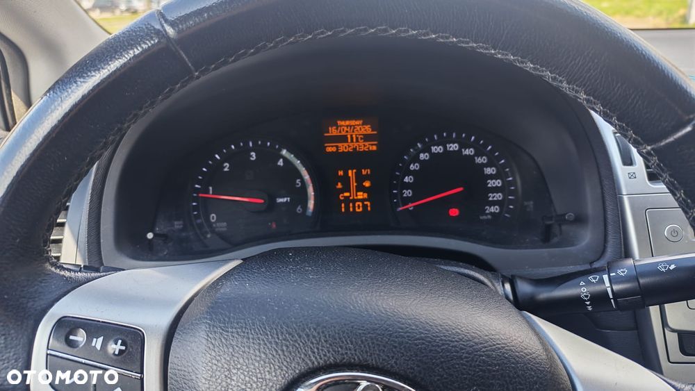 Toyota Avensis 2.0 D-4D Active - 3