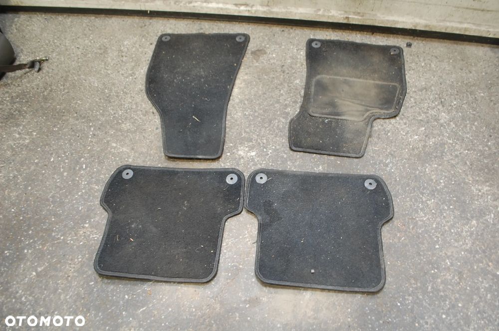 DYWANIKI WELUROWE AUDI A4 B7 KOMBI AUDI A4 B6 A6 C6 - 1