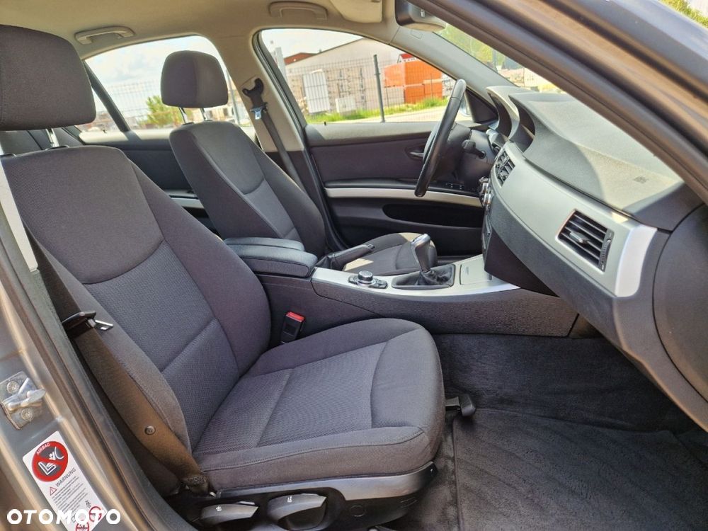 BMW Seria 3 318d - 21