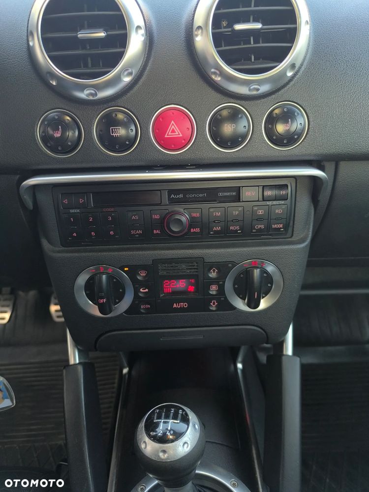 Audi TT Coupé 1.8T - 13