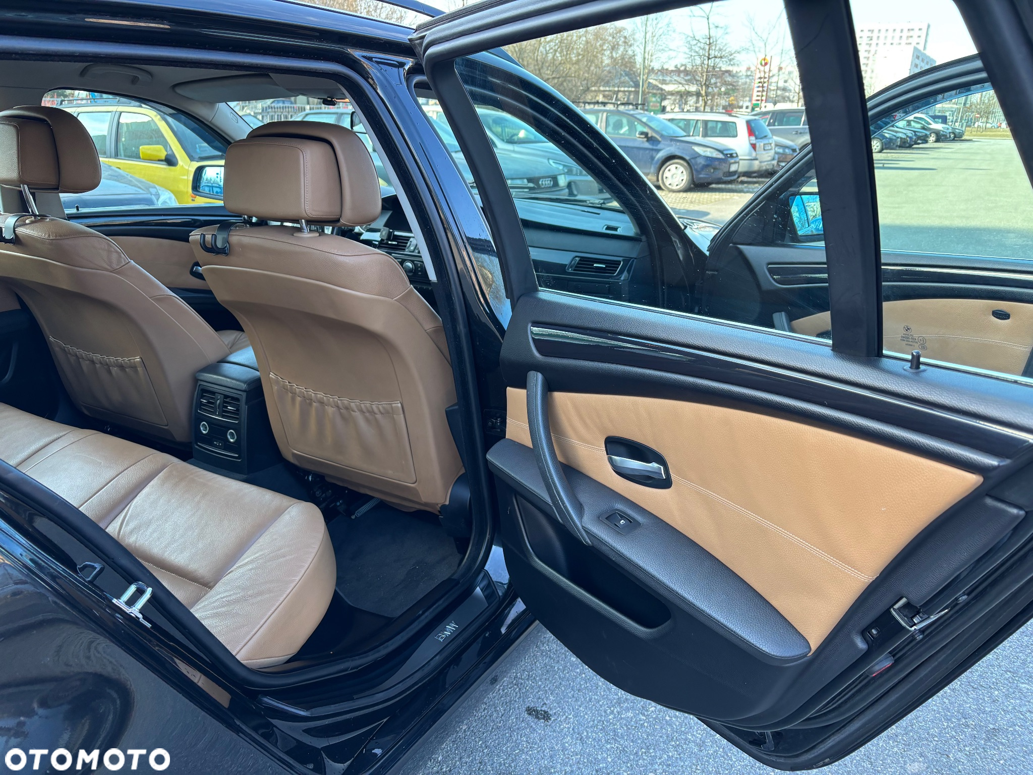 BMW Seria 5 525d - 29