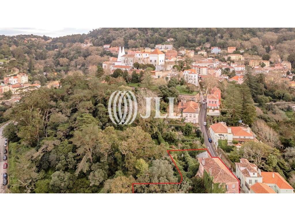 Prédio no centro histórico de Sintra - Grande imagem: 3/11