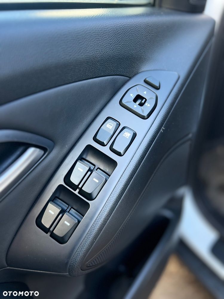 Hyundai ix35 2.0 4WD Premium - 19