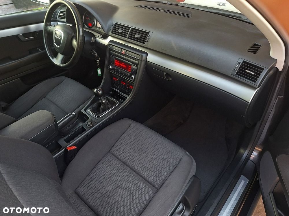Audi A4 Avant - 11