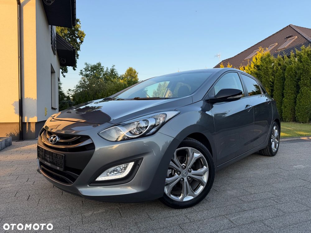 Hyundai i30 blue 1.6 GDI Passion - 1