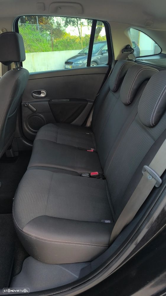 Renault Clio Sport Tourer - 42