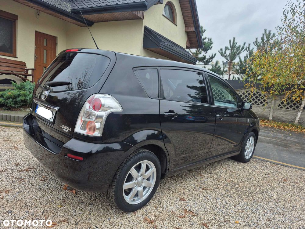 Toyota Corolla Verso - 6
