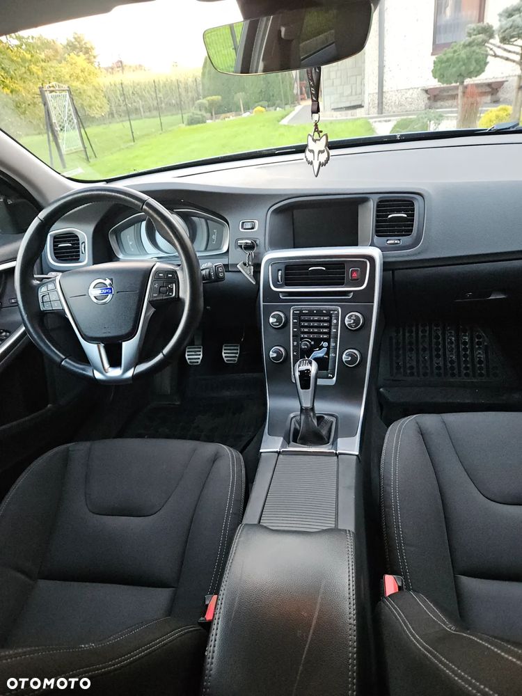 Volvo V60 D3 Drive-E Kinetic - 9