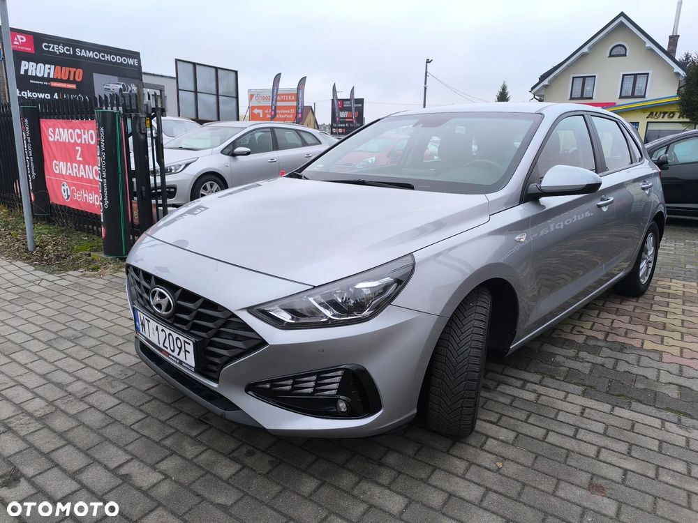 Hyundai i30 1.5 DPI Classic + - 7