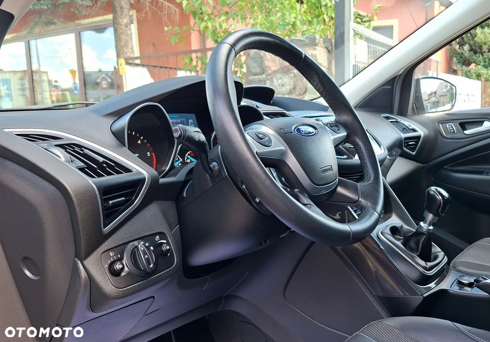 Ford Kuga 2.0 TDCi 4x4 Titanium - 28