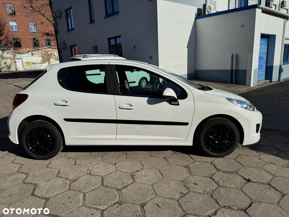Peugeot 207 - 8