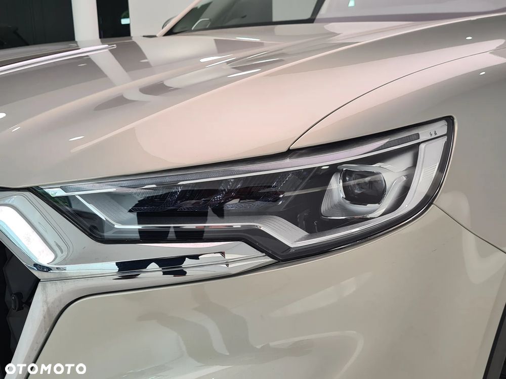 Hongqi HS5 2.0T AWD - 23