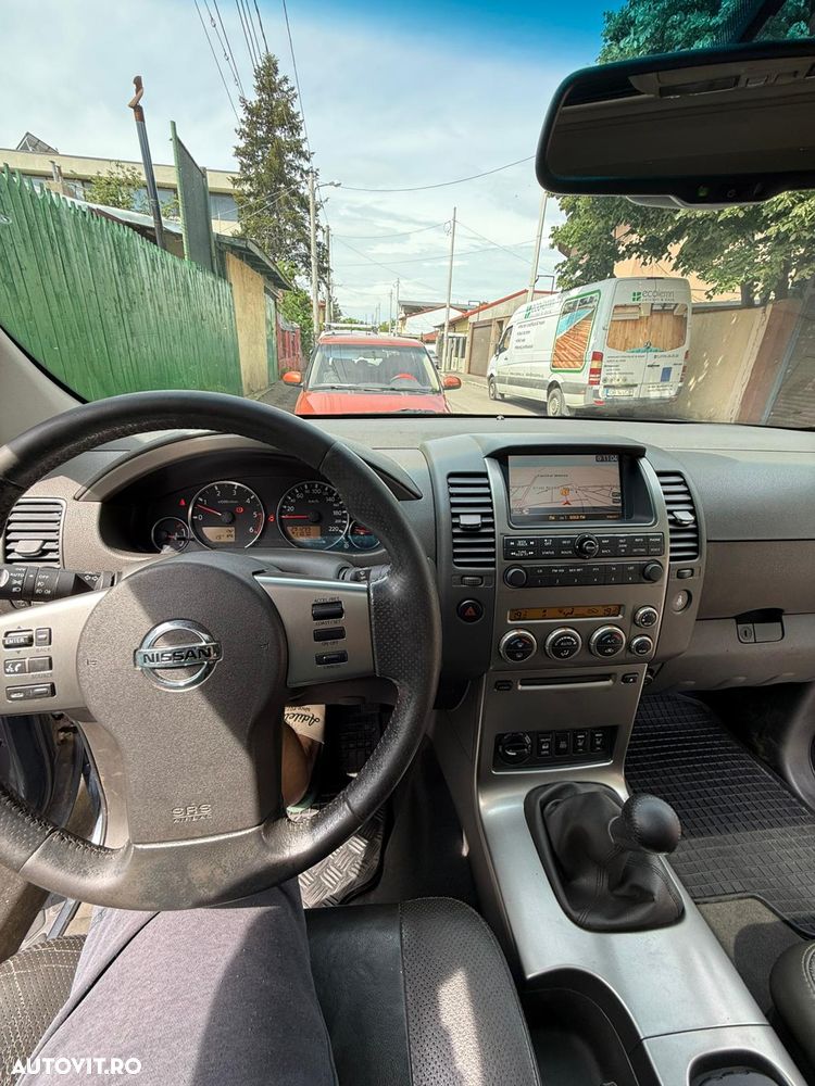 Nissan Pathfinder 2.5 dCi LE Plus - 10