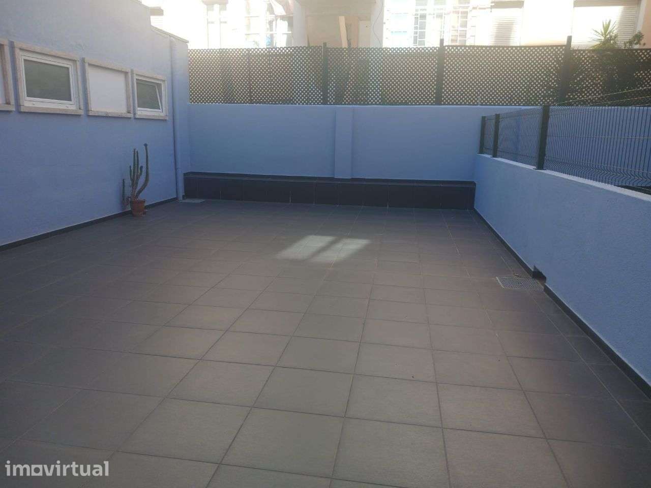 ARROIOS - T0 com terraço - Contrato 3 anos renovavel - Grande imagem: 2/10