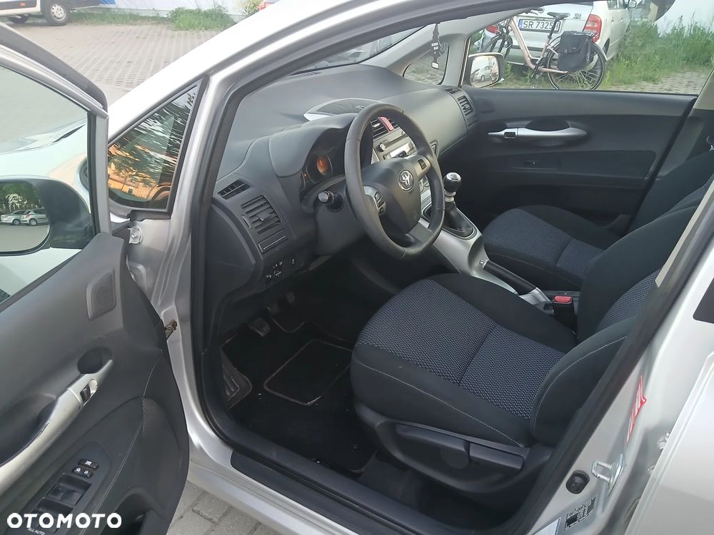 Toyota Auris - 13